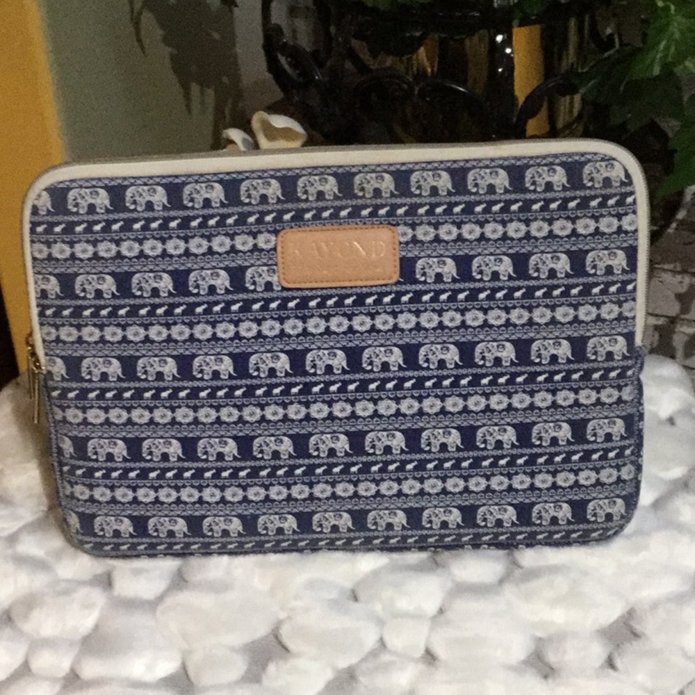 Kayond Navy and White Animal Elephant Design